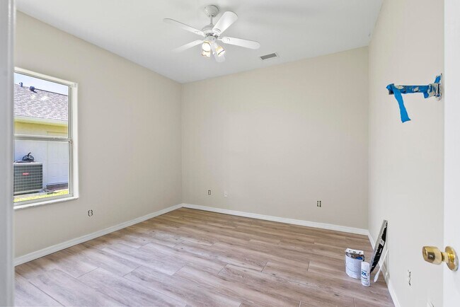 Building Photo - 24 Lakecliff Dr