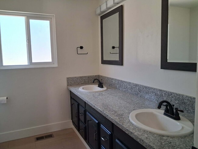 Building Photo - 49177 Chapel Hill Dr