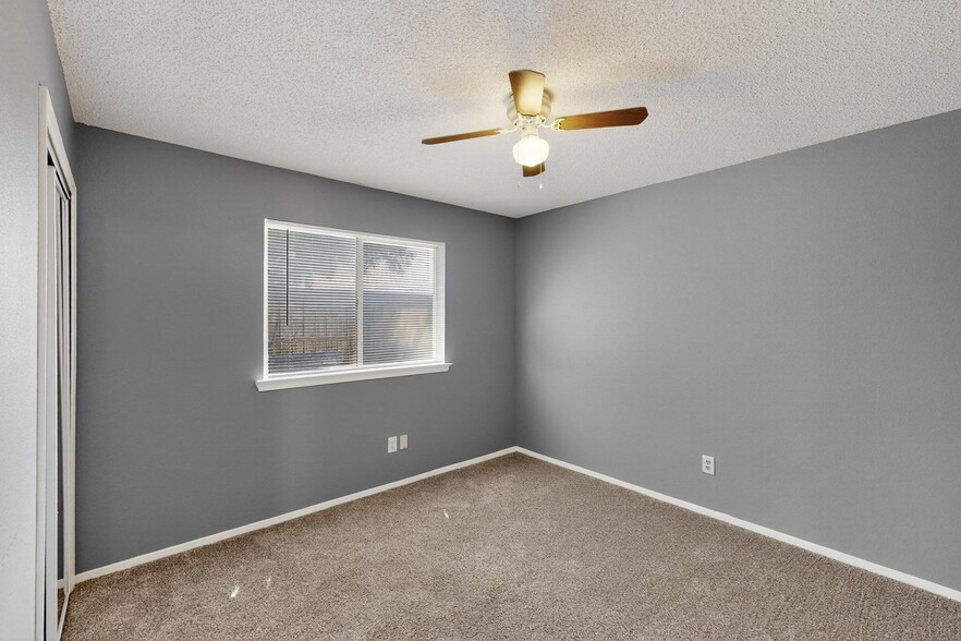 Bedroom - 4028 Scarsdale Ln
