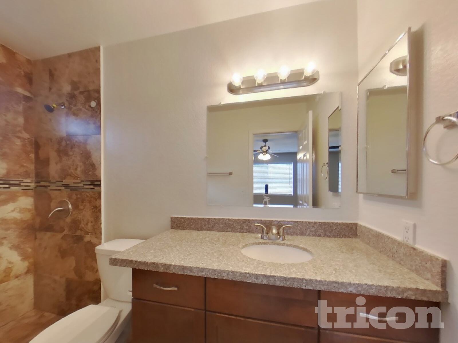 Building Photo - 6926 W Cameron Dr