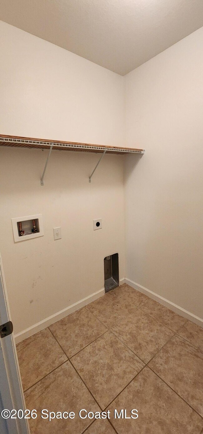 Building Photo - 1957 Elkins Point