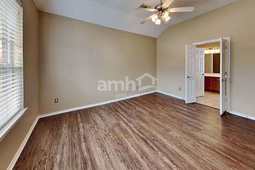 Building Photo - 8723 Rollick Dr