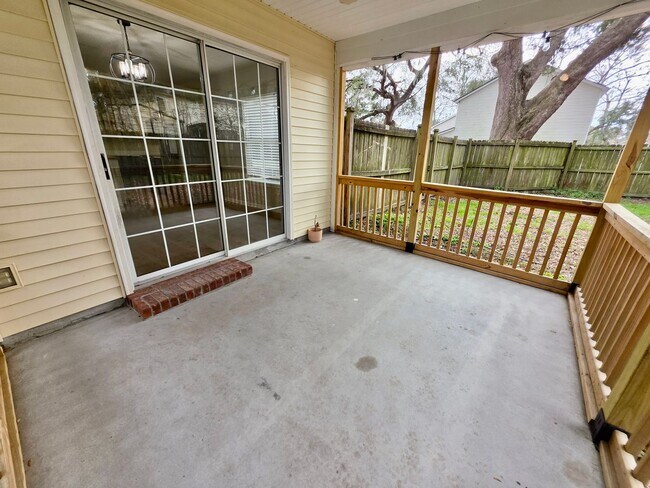 Building Photo - Charming 3 bedroom with fenced in yard - Tall Pines - Ladson