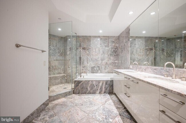 Building Photo - 1881 N Nash St