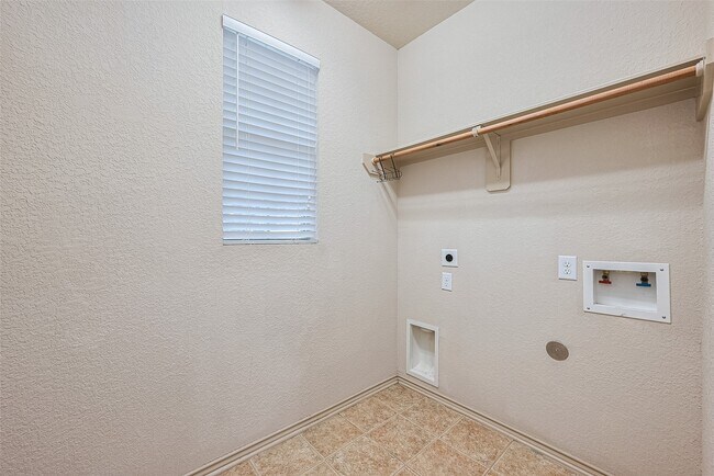 Building Photo - 1810 Emerson Ridge Dr