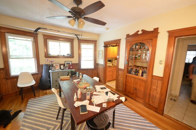 Building Photo - Very nice 3 bed 1 bath in Brighton.... SEPT 1ST MOVE IN