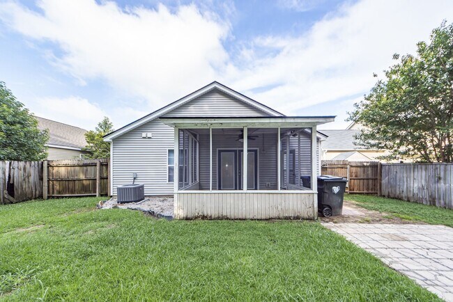 Building Photo - 3 Bedroom 2 Bath Home in Scotts Mill - Summerville