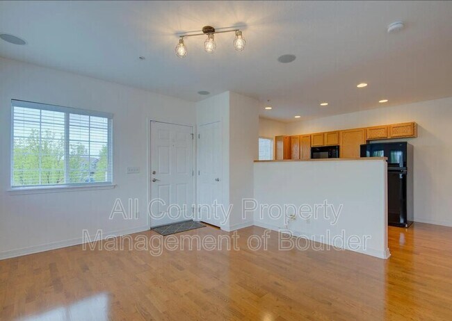 Building Photo - 14300 Waterside Ln