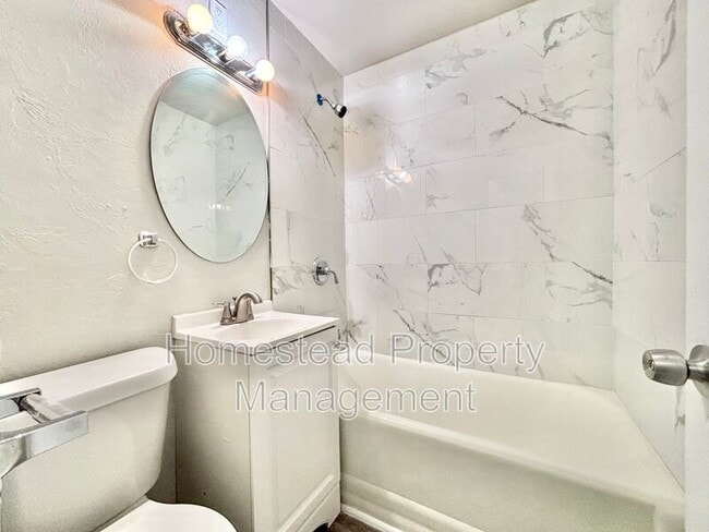 Building Photo - 1200 SW 28th St