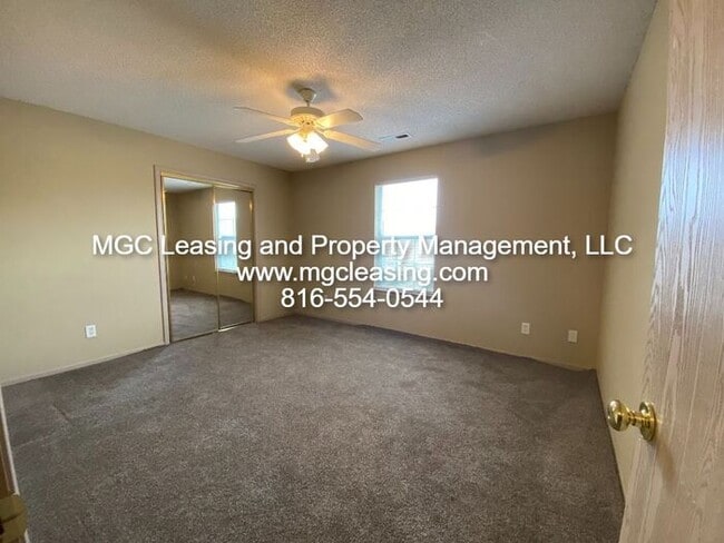 Building Photo - South Garden Two Bedroom Townhome