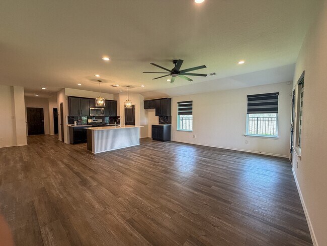 Building Photo - 3101 Emerald Ocean Dr
