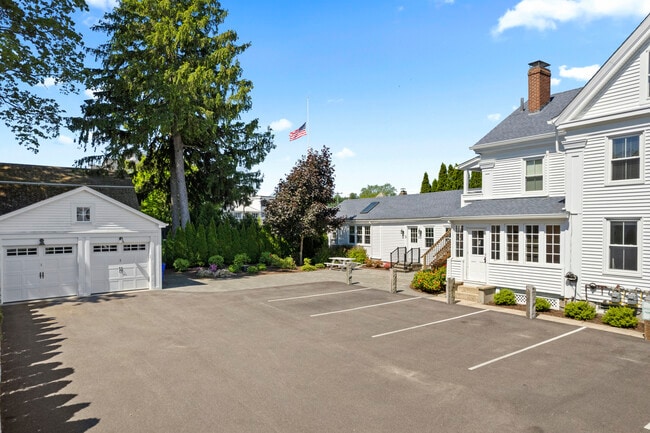 Building Photo - 6 Church St