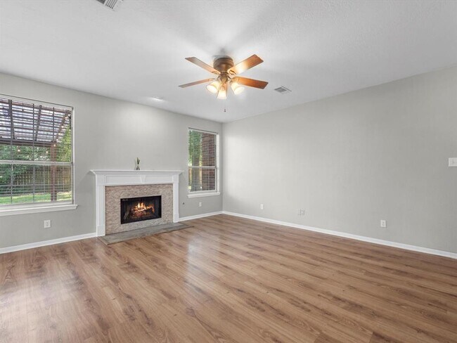 Building Photo - 3910 Echo Mountain Dr