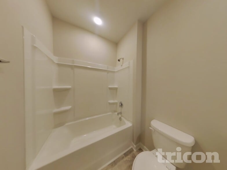 Building Photo - 4050 Beach Wy