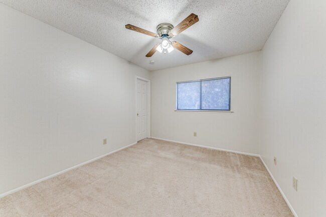 Building Photo - 16407 Encanto Pass