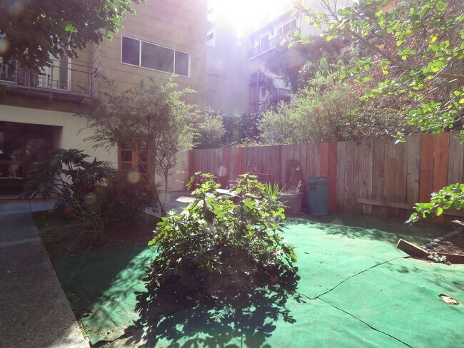 Building Photo - Hidden Gem with Outrageous Views - 1 Bedroom w/ Parking