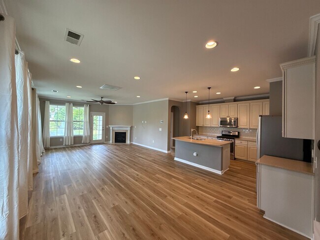 Building Photo - 5818 Glenmore Garden Dr