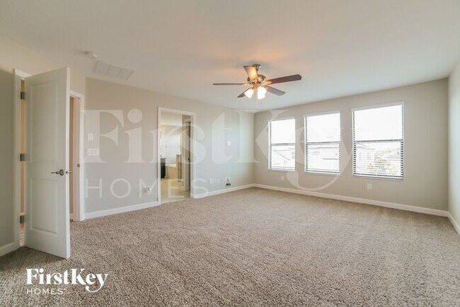 Building Photo - 9825 Ivory Dr