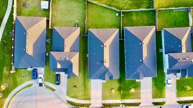 Building Photo - 31611 Farlam Farms Trl