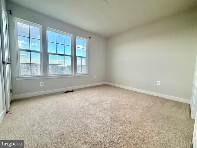 Building Photo - 5330 Witch Hazel Ln