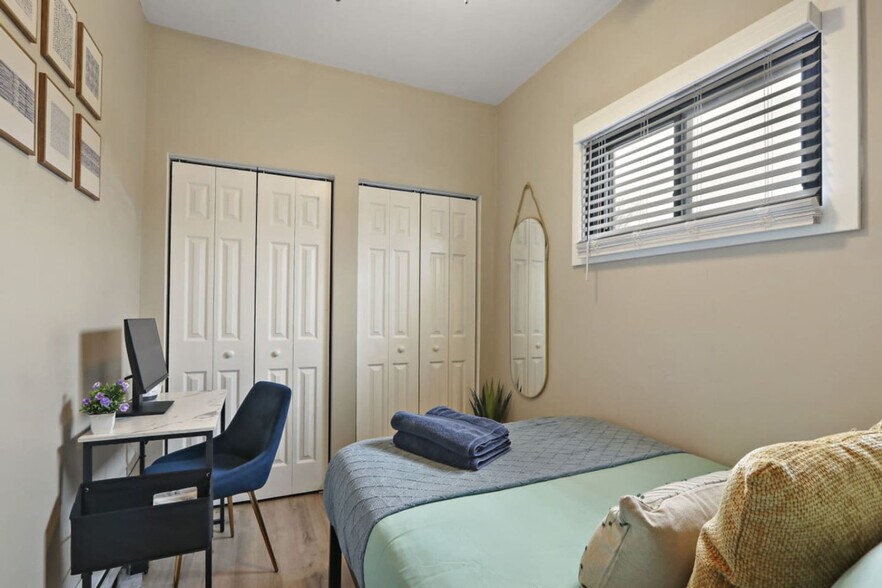 Building Photo - 4934 Kingston Ave