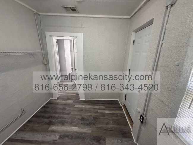 Building Photo - Small Affordable Home in Liberty