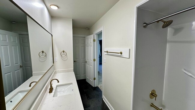 Building Photo - 17670 Green Isle Ct