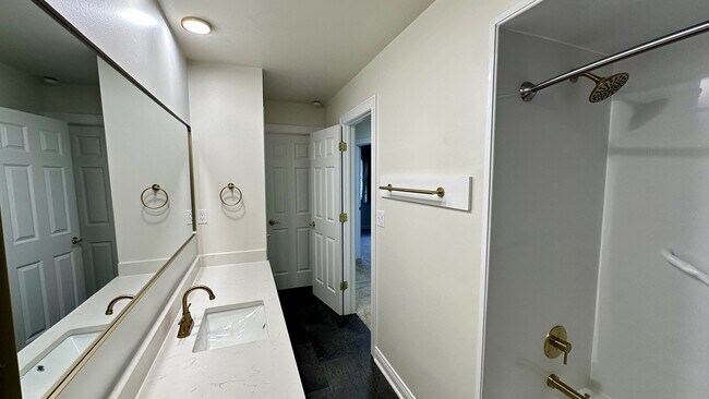 Building Photo - 17680 Green Isle Ct