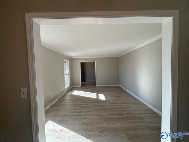 Building Photo - 1305 Hiwan Trail SE