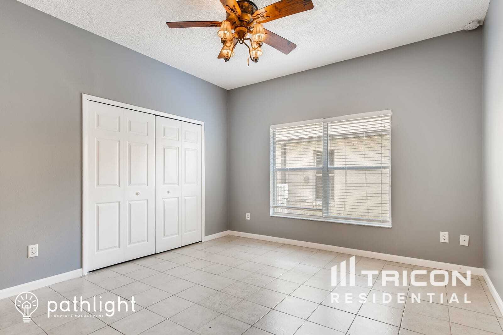 Building Photo - 102 Knights Hollow Dr
