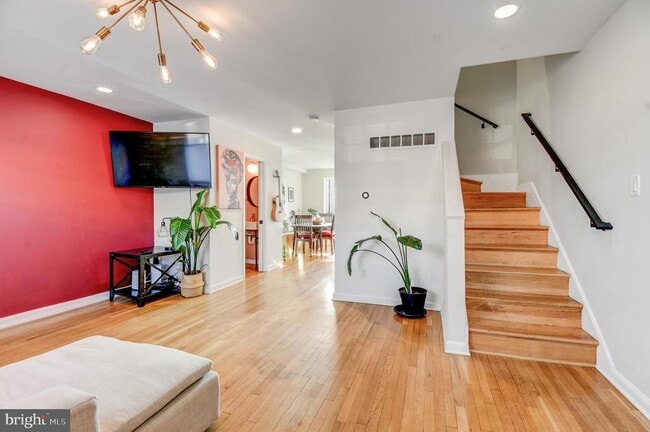 Building Photo - 1371 Adams St NE