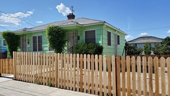 Building Photo - 849 Roberts St