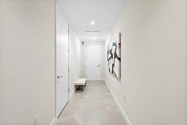 Building Photo - 220 SE Mizner Blvd