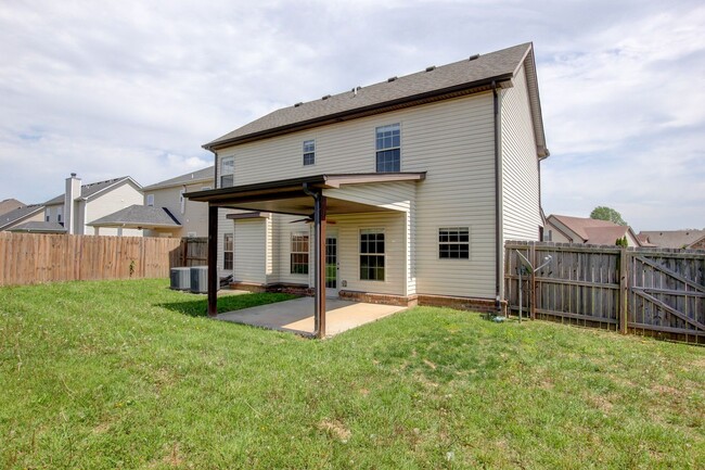 Building Photo - --AVAILABLE NOW! MOVE-IN READY!!!