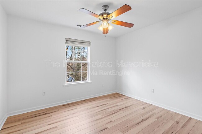 Building Photo - 1147 Coker Cir