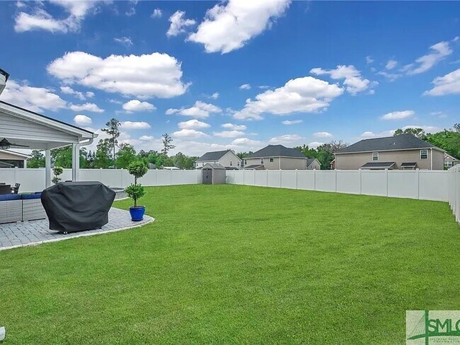 Building Photo - 4 bedroom beautiful home available August 10!!