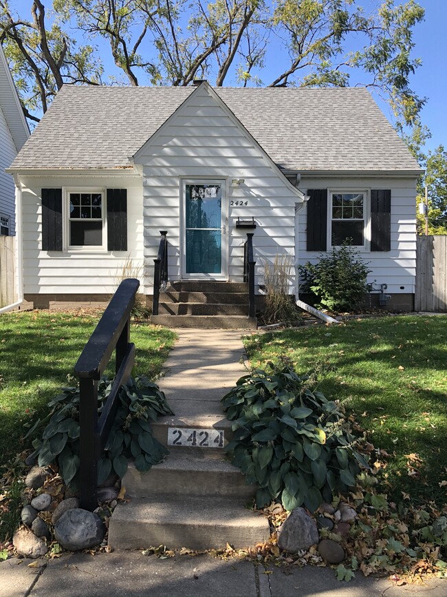 Charming front view! - 2424 Davenport Ave