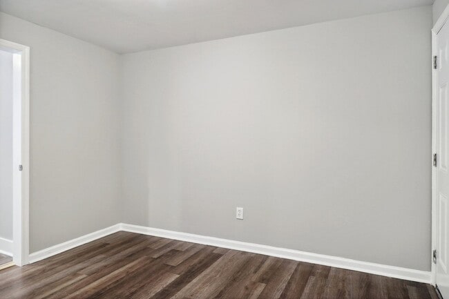 Building Photo - 504 W 48th St