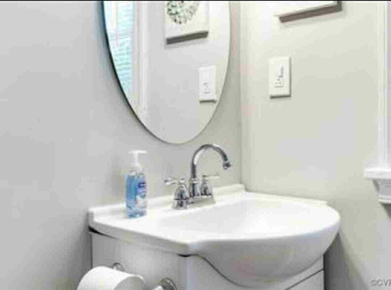 Building Photo - 1824 Carlisle Ave