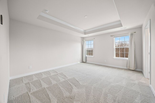 Building Photo - Like new 3-bed, 2.5 bath townhome in Cramerton Mills Parkway!