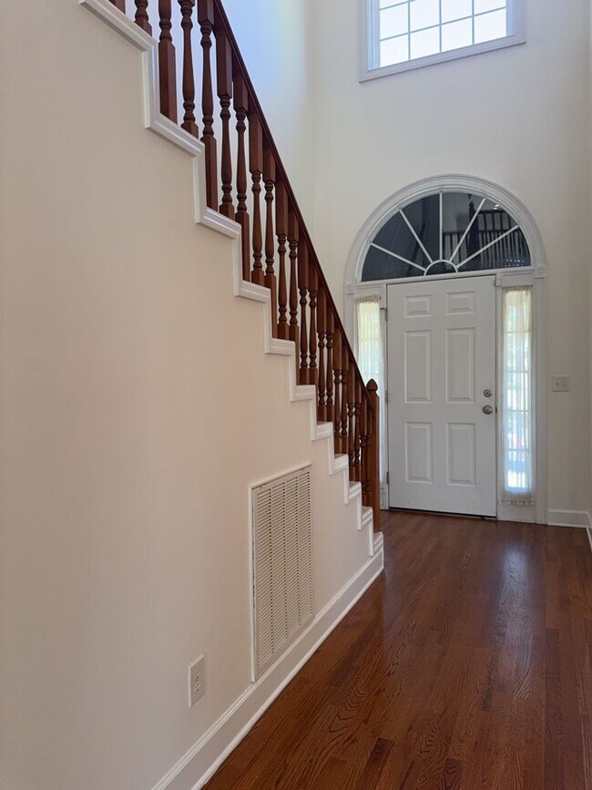 Building Photo - Beautiful Home in Martinez!