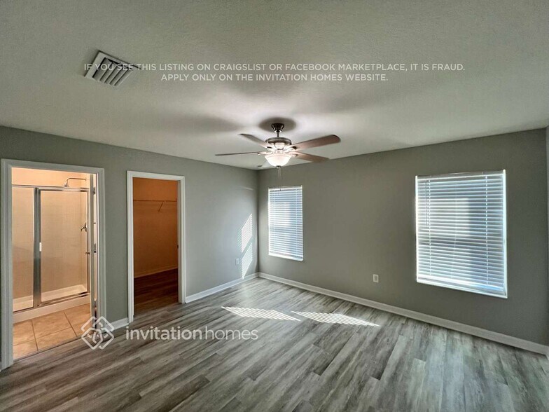 Building Photo - 5450 NW Pine Trail Cir