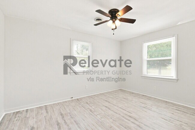 Building Photo - 2212 Drummond Dr