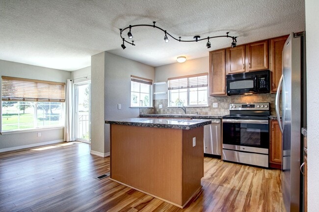 Building Photo - Rare Sapphire Pointe 2 bed townhome for lease great location in Castle Rock.