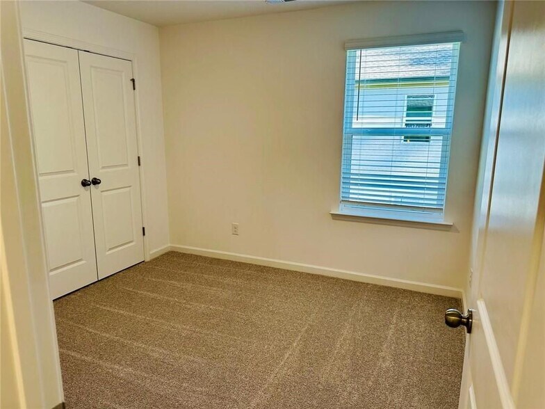 Building Photo - 66 Red Dragon Dr