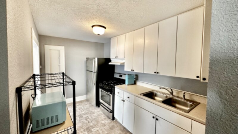 Building Photo - 4405 Woodside St