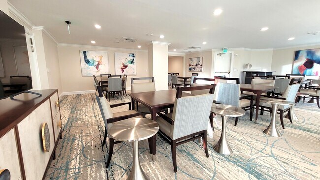 Building Photo - 3700 S Ocean Blvd