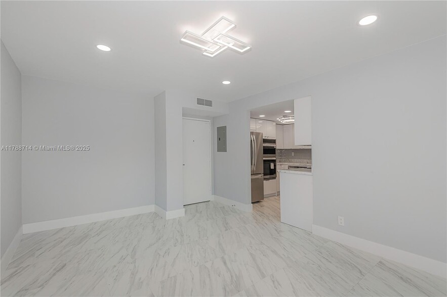 Building Photo - 3180 S Ocean Dr