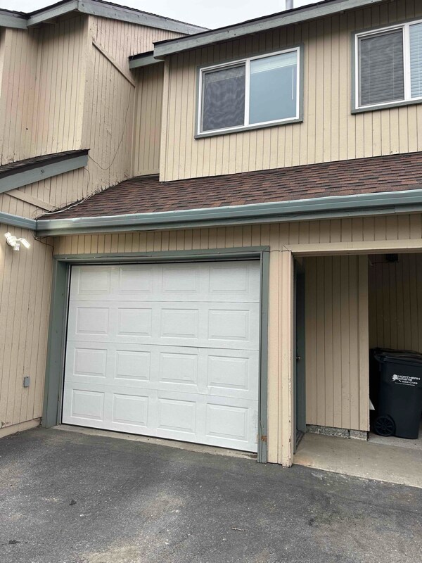 Building Photo - 1930 Congress Cir