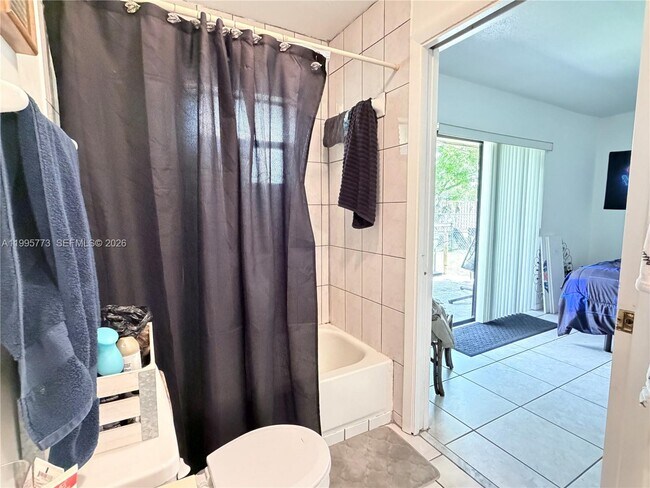 Building Photo - 954 NW 14th St